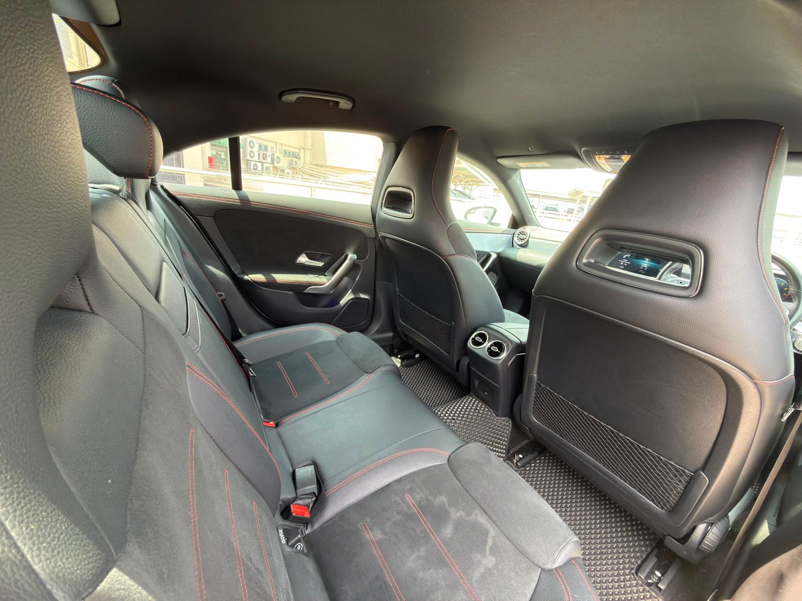 Mercedes-Benz CLA180 Coupe AMG Line photo 8